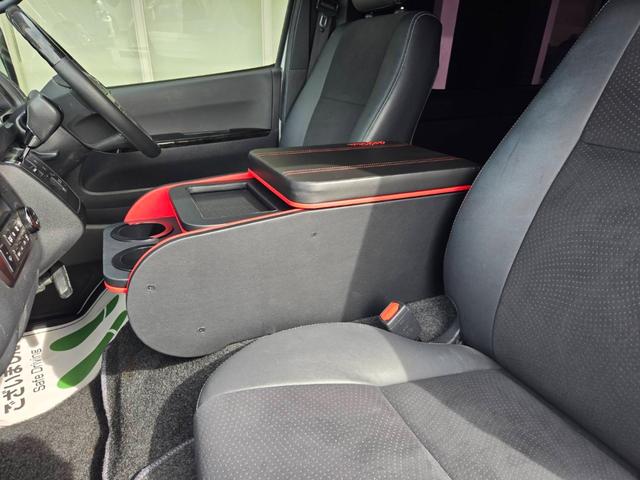 ハイエースバン スーパーＧＬ　ダークプライムＩＩ　ローダウン／寒冷地仕様／アルパインＢＩＧＸナビ／ＲＡＹＳ１６インチアルミホイール／ＧＲ８フロントスポイラー／パノラミックビューモニター／デジタルインナーミラー／センターコンソール／ベッド／スライドドア（3枚目）