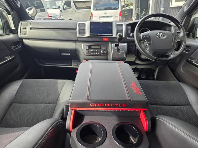 ハイエースバン スーパーＧＬ　ダークプライムＩＩ　ローダウン／寒冷地仕様／アルパインＢＩＧＸナビ／ＲＡＹＳ１６インチアルミホイール／ＧＲ８フロントスポイラー／パノラミックビューモニター／デジタルインナーミラー／センターコンソール／ベッド／スライドドア（15枚目）