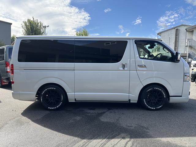 ハイエースバン スーパーＧＬ　ダークプライムＩＩ　ローダウン／寒冷地仕様／アルパインＢＩＧＸナビ／ＲＡＹＳ１６インチアルミホイール／ＧＲ８フロントスポイラー／パノラミックビューモニター／デジタルインナーミラー／センターコンソール／ベッド／スライドドア（23枚目）
