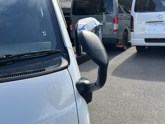 ハイエースバン スーパーＧＬ　ダークプライムＩＩ　ローダウン／寒冷地仕様／アルパインＢＩＧＸナビ／ＲＡＹＳ１６インチアルミホイール／ＧＲ８フロントスポイラー／パノラミックビューモニター／デジタルインナーミラー／センターコンソール／ベッド／スライドドア（32枚目）