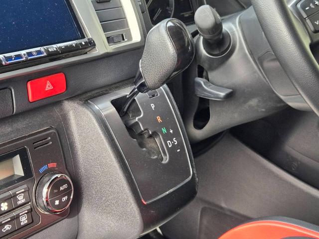 ハイエースバン スーパーＧＬ　ダークプライムＩＩ　ローダウン／寒冷地仕様／アルパインＢＩＧＸナビ／ＲＡＹＳ１６インチアルミホイール／ＧＲ８フロントスポイラー／パノラミックビューモニター／デジタルインナーミラー／センターコンソール／ベッド／スライドドア（43枚目）