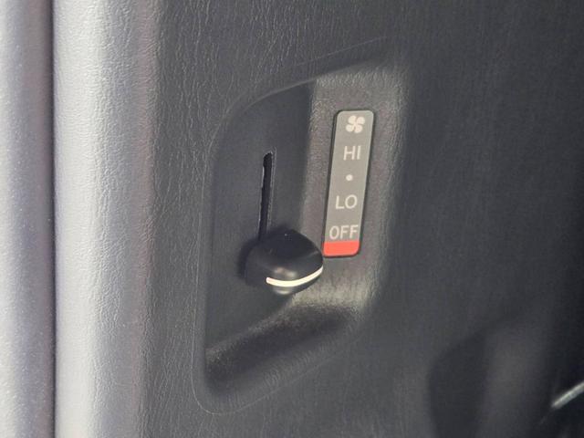 ハイエースバン スーパーＧＬ　ダークプライムＩＩ　ローダウン／寒冷地仕様／アルパインＢＩＧＸナビ／ＲＡＹＳ１６インチアルミホイール／ＧＲ８フロントスポイラー／パノラミックビューモニター／デジタルインナーミラー／センターコンソール／ベッド／スライドドア（49枚目）