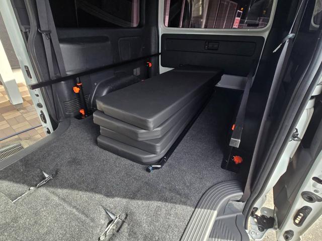 ハイエースバン スーパーＧＬ　ダークプライムＩＩ　ローダウン／寒冷地仕様／アルパインＢＩＧＸナビ／ＲＡＹＳ１６インチアルミホイール／ＧＲ８フロントスポイラー／パノラミックビューモニター／デジタルインナーミラー／センターコンソール／ベッド／スライドドア（53枚目）