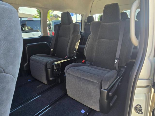ハイエースワゴン グランドキャビン　登録済未使用車／４ＷＤ／寒冷地仕様／ファインテックツアラー／４列１０人乗り／カロッツェリアナビ／デジタルインナーミラー／パノラミックビューモニター／パワースライドドア／フォグライト（3枚目）
