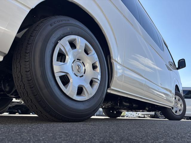ハイエースワゴン グランドキャビン　登録済未使用車／４ＷＤ／寒冷地仕様／ファインテックツアラー／４列１０人乗り／カロッツェリアナビ／デジタルインナーミラー／パノラミックビューモニター／パワースライドドア／フォグライト（25枚目）