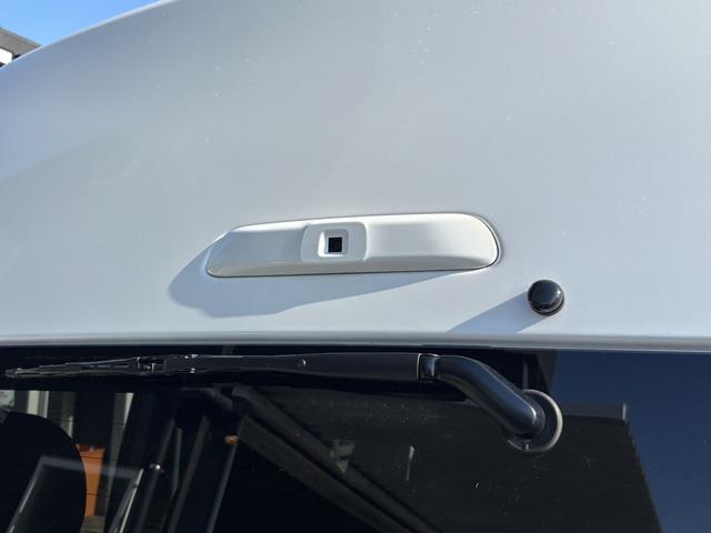 ハイエースワゴン グランドキャビン　登録済未使用車／４ＷＤ／寒冷地仕様／ファインテックツアラー／４列１０人乗り／カロッツェリアナビ／デジタルインナーミラー／パノラミックビューモニター／パワースライドドア／フォグライト（34枚目）