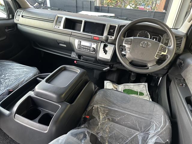 ハイエースワゴン グランドキャビン　登録済未使用車／４ＷＤ／寒冷地仕様／ファインテックツアラー／４列１０人乗り／カロッツェリアナビ／デジタルインナーミラー／パノラミックビューモニター／パワースライドドア／フォグライト（48枚目）