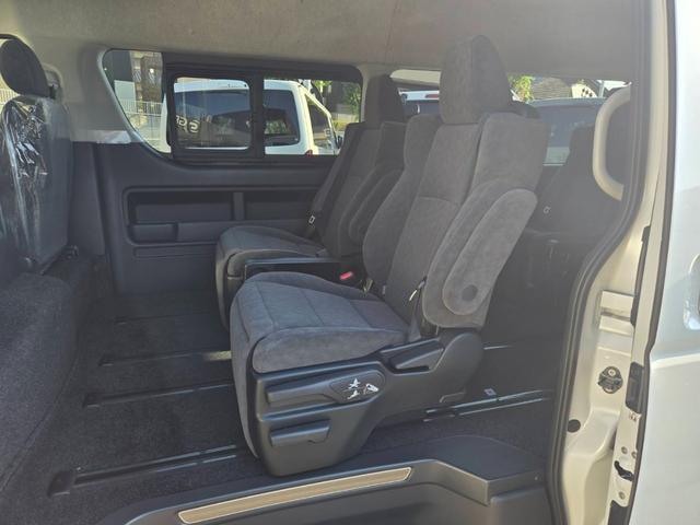 ハイエースワゴン グランドキャビン　登録済未使用車／４ＷＤ／寒冷地仕様／ファインテックツアラー／４列１０人乗り／カロッツェリアナビ／デジタルインナーミラー／パノラミックビューモニター／パワースライドドア／フォグライト（51枚目）