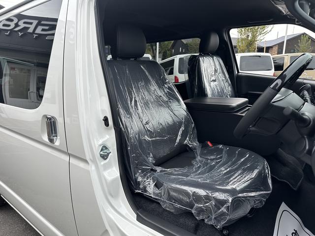 ハイエースバン ロングスーパーＧＬ　ダークプライムＳ　登録済未使用車／４ＷＤ／２０周年記念車／バッドフェイス／フロントスポイラー／アルパインＢＩＧＸナビ／ベッド（18枚目）