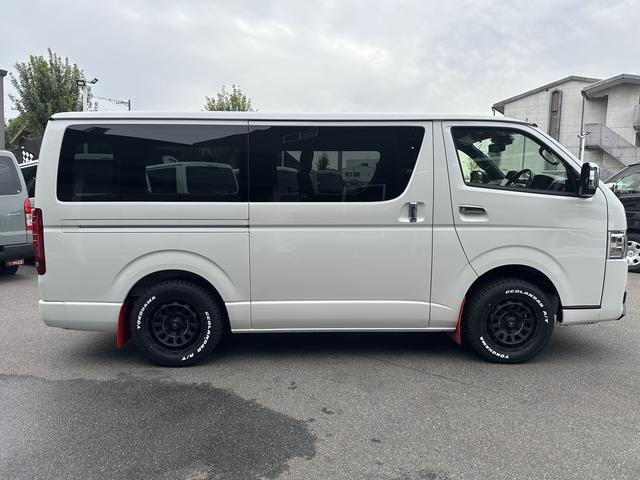 ハイエースバン ロングスーパーＧＬ　ダークプライムＳ　登録済未使用車／４ＷＤ／２０周年記念車／バッドフェイス／フロントスポイラー／アルパインＢＩＧＸナビ／ベッド（23枚目）