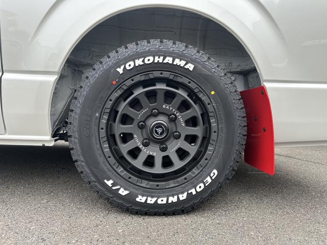 ハイエースバン ロングスーパーＧＬ　ダークプライムＳ　登録済未使用車／４ＷＤ／２０周年記念車／バッドフェイス／フロントスポイラー／アルパインＢＩＧＸナビ／ベッド（25枚目）