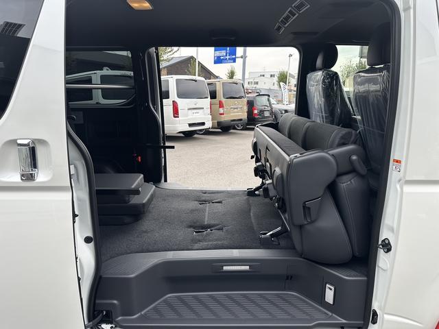 ハイエースバン ロングスーパーＧＬ　ダークプライムＳ　登録済未使用車／４ＷＤ／２０周年記念車／バッドフェイス／フロントスポイラー／アルパインＢＩＧＸナビ／ベッド（59枚目）