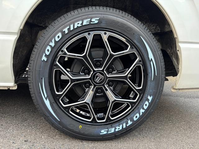 ハイエースバン ＳロングワイドＤＸ　ＧＬパッケージ　１７インチホイール／フロントスポイラー／７インチナビ／ＬＥＤヘッドライト／ベットキット／助手席エアバック／室内ルーフラック／床張り／リアヒーターリアクーラー／フォグランプ／コーナーセンサー（25枚目）