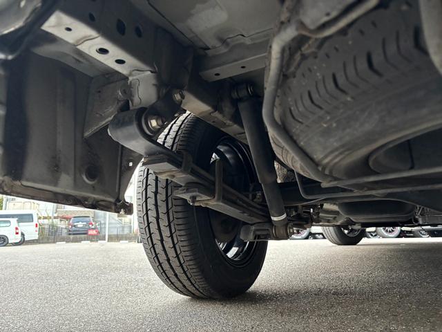 ハイエースバン ＳロングワイドＤＸ　ＧＬパッケージ　１７インチホイール／フロントスポイラー／７インチナビ／ＬＥＤヘッドライト／ベットキット／助手席エアバック／室内ルーフラック／床張り／リアヒーターリアクーラー／フォグランプ／コーナーセンサー（26枚目）