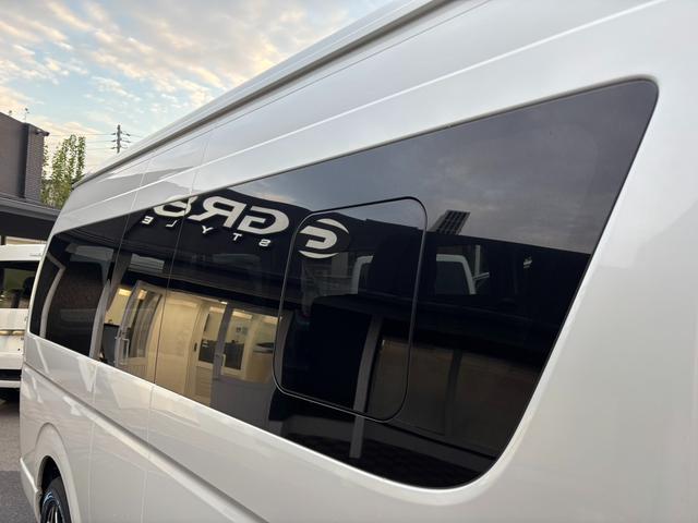 ハイエースバン ＳロングワイドＤＸ　ＧＬパッケージ　１７インチホイール／フロントスポイラー／７インチナビ／ＬＥＤヘッドライト／ベットキット／助手席エアバック／室内ルーフラック／床張り／リアヒーターリアクーラー／フォグランプ／コーナーセンサー（33枚目）