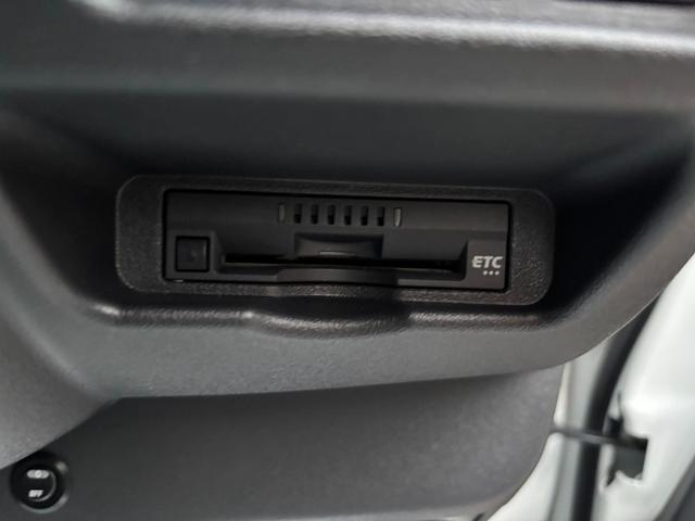 ハイエースバン ＳロングワイドＤＸ　ＧＬパッケージ　１７インチホイール／フロントスポイラー／７インチナビ／ＬＥＤヘッドライト／ベットキット／助手席エアバック／室内ルーフラック／床張り／リアヒーターリアクーラー／フォグランプ／コーナーセンサー（48枚目）