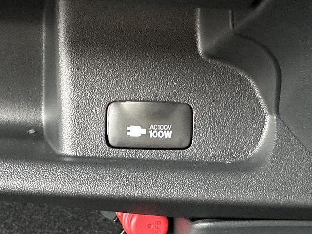 ハイエースバン スーパーGL ダークプライムII 4WD/デジタルインナーミラー/両側スライドドア/ETC2.0/スマートキー/LEDヘッドライト/助手席エアバッグ/トヨタセーフティセンス/AC100V電源/ハーフレザーシート/ドアバイザー(44枚目)