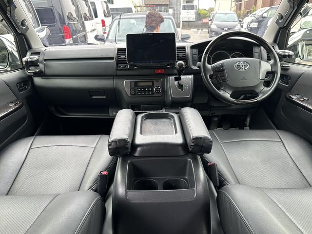 ハイエースバン スーパーＧＬ　ダークプライム　ローダウン／ＢＩＧＸナビ／アルパインドラレコ付きデジミラ／ＧＲ８フロントスポイラー／バッドフェイス／シートカバー（15枚目）