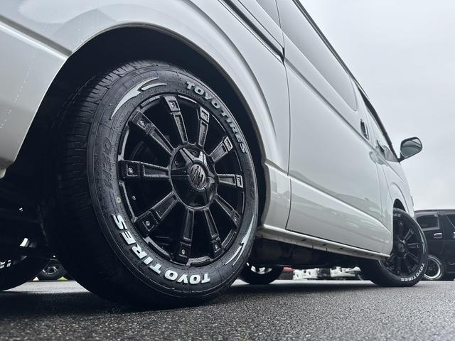 ハイエースバン スーパーＧＬ　ダークプライム　ローダウン／ＢＩＧＸナビ／アルパインドラレコ付きデジミラ／ＧＲ８フロントスポイラー／バッドフェイス／シートカバー（26枚目）