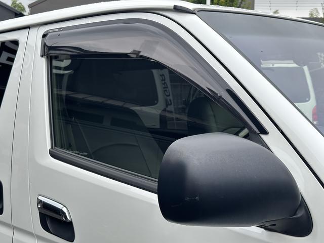 ハイエースバン スーパーＧＬ　ダークプライム　ローダウン／ＢＩＧＸナビ／アルパインドラレコ付きデジミラ／ＧＲ８フロントスポイラー／バッドフェイス／シートカバー（33枚目）