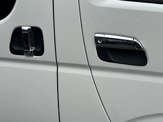 ハイエースバン スーパーＧＬ　ダークプライム　ローダウン／ＢＩＧＸナビ／アルパインドラレコ付きデジミラ／ＧＲ８フロントスポイラー／バッドフェイス／シートカバー（34枚目）