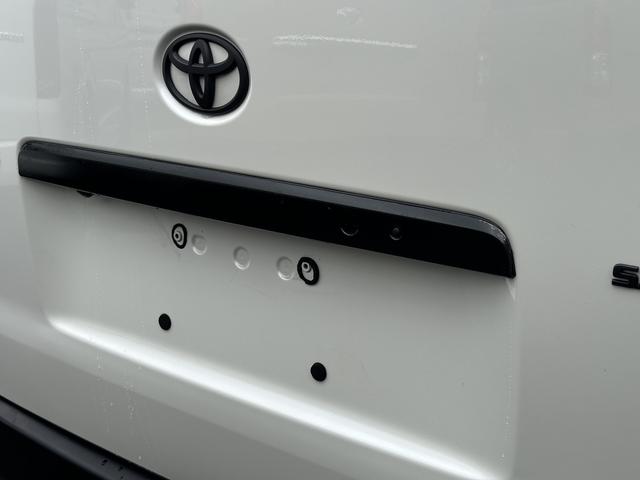 ハイエースバン スーパーＧＬ　ダークプライム　ローダウン／ＢＩＧＸナビ／アルパインドラレコ付きデジミラ／ＧＲ８フロントスポイラー／バッドフェイス／シートカバー（38枚目）