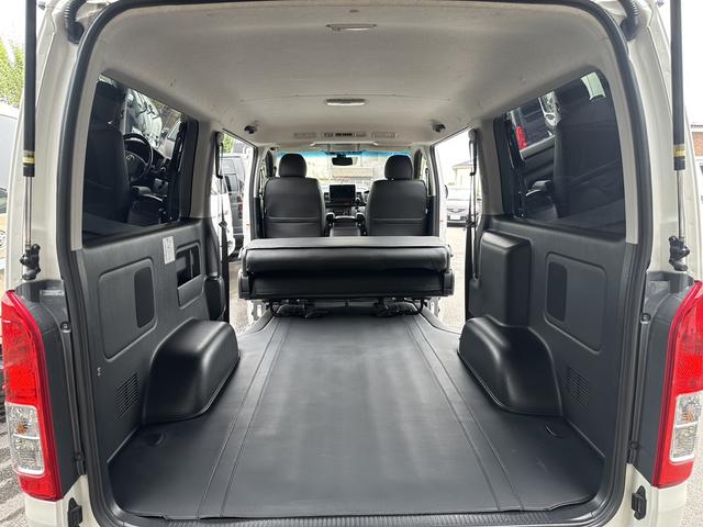 ハイエースバン スーパーＧＬ　ダークプライム　ローダウン／ＢＩＧＸナビ／アルパインドラレコ付きデジミラ／ＧＲ８フロントスポイラー／バッドフェイス／シートカバー（56枚目）