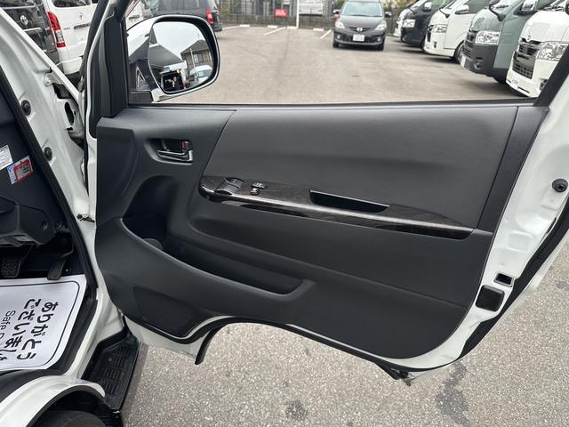 ハイエースバン スーパーＧＬ　ダークプライム　ローダウン／ＢＩＧＸナビ／アルパインドラレコ付きデジミラ／ＧＲ８フロントスポイラー／バッドフェイス／シートカバー（60枚目）