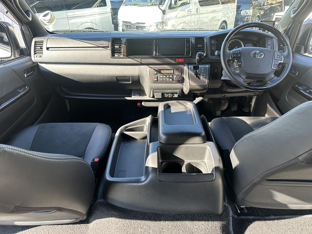 ハイエースバン ワイドスーパーＧＬ　ダークプライムＩＩ　４ＷＤ／３ナンバー／８人乗り仕様／寒冷地仕様／パワースライドドア／パノラミックビューモニター／デジタルミラー／フリップダウンモニター（15枚目）