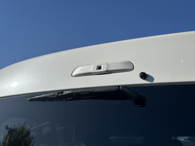 ハイエースバン ワイドスーパーＧＬ　ダークプライムＩＩ　４ＷＤ／３ナンバー／８人乗り仕様／寒冷地仕様／パワースライドドア／パノラミックビューモニター／デジタルミラー／フリップダウンモニター（40枚目）