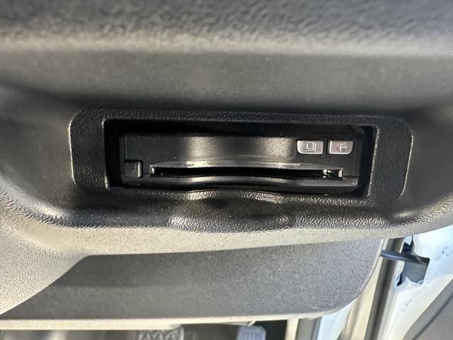 ハイエースバン ワイドスーパーＧＬ　ダークプライムＩＩ　４ＷＤ／３ナンバー／８人乗り仕様／寒冷地仕様／パワースライドドア／パノラミックビューモニター／デジタルミラー／フリップダウンモニター（42枚目）