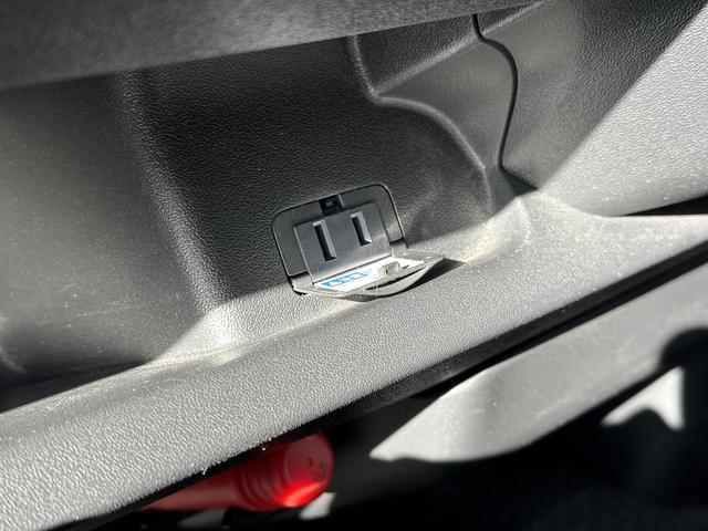 ハイエースバン ワイドスーパーＧＬ　ダークプライムＩＩ　４ＷＤ／３ナンバー／８人乗り仕様／寒冷地仕様／パワースライドドア／パノラミックビューモニター／デジタルミラー／フリップダウンモニター（52枚目）