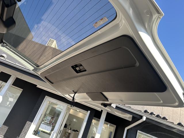ハイエースバン ワイドスーパーＧＬ　ダークプライムＩＩ　４ＷＤ／３ナンバー／８人乗り仕様／寒冷地仕様／パワースライドドア／パノラミックビューモニター／デジタルミラー／フリップダウンモニター（60枚目）
