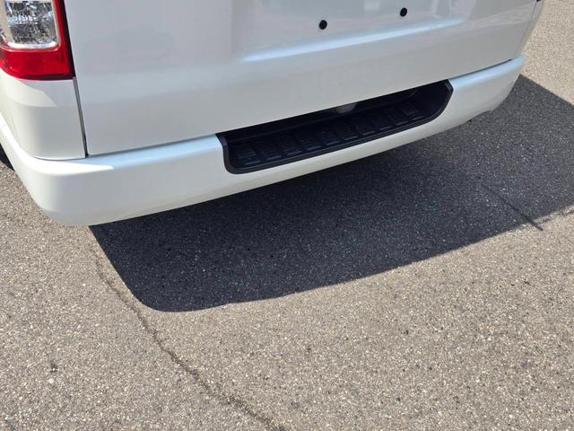 ハイエースバン スーパーＧＬ　ダークプライム　アルパイン７インチナビ／バックモニター／ＥＴＣ／スマートキ－／両面スライドドア／ＡＣ１００Ｖ／ＧＲ８ベッドキット（32枚目）