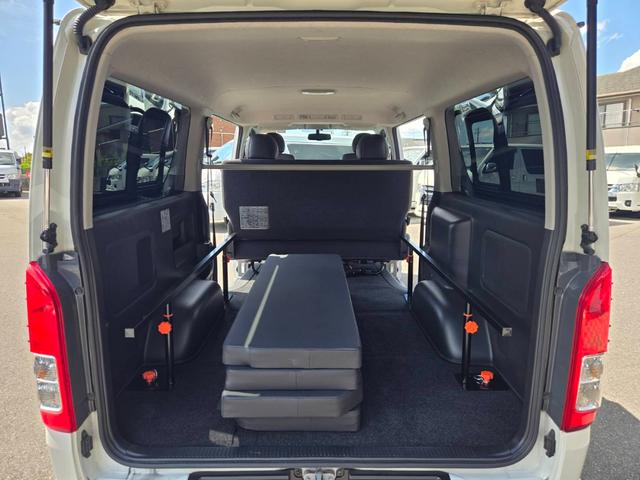 ハイエースバン スーパーＧＬ　ダークプライム　アルパイン７インチナビ／バックモニター／ＥＴＣ／スマートキ－／両面スライドドア／ＡＣ１００Ｖ／ＧＲ８ベッドキット（57枚目）