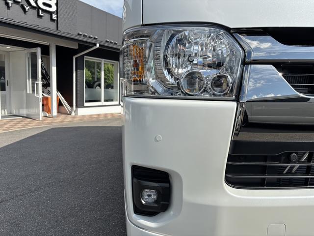 ハイエースバン スーパーＧＬ　ダークプライムＩＩ　未登録新車／ＧＲ８エアロ／レイズ１６インチアルミ／ＢＩＧ－Ｘ／フリップダウンモニター／ベッド／パワスラ／デジミラ（14枚目）