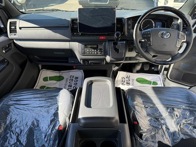 ハイエースバン スーパーＧＬ　ダークプライムＩＩ　未登録新車／ＧＲ８エアロ／レイズ１６インチアルミ／ＢＩＧ－Ｘ／フリップダウンモニター／ベッド／パワスラ／デジミラ（15枚目）