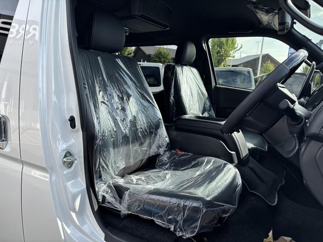 ハイエースバン スーパーＧＬ　ダークプライムＩＩ　未登録新車／ＧＲ８エアロ／レイズ１６インチアルミ／ＢＩＧ－Ｘ／フリップダウンモニター／ベッド／パワスラ／デジミラ（18枚目）