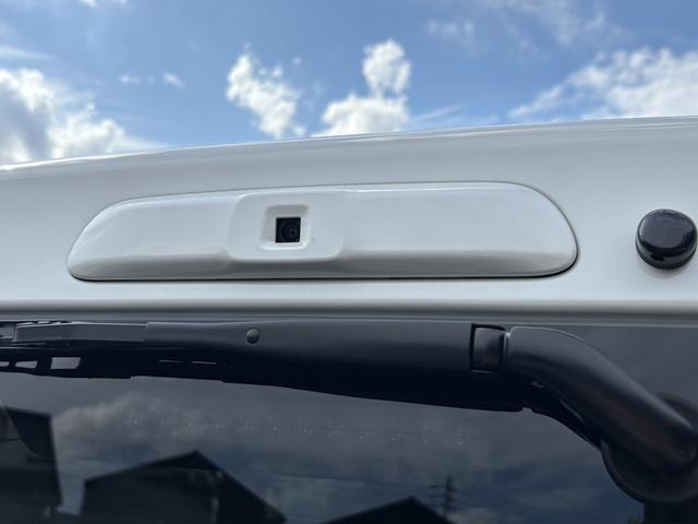 ハイエースバン スーパーＧＬ　ダークプライムＩＩ　未登録新車／ＧＲ８エアロ／レイズ１６インチアルミ／ＢＩＧ－Ｘ／フリップダウンモニター／ベッド／パワスラ／デジミラ（35枚目）