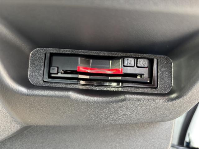 ハイエースバン スーパーＧＬ　ダークプライムＩＩ　未登録新車／ＧＲ８エアロ／レイズ１６インチアルミ／ＢＩＧ－Ｘ／フリップダウンモニター／ベッド／パワスラ／デジミラ（40枚目）