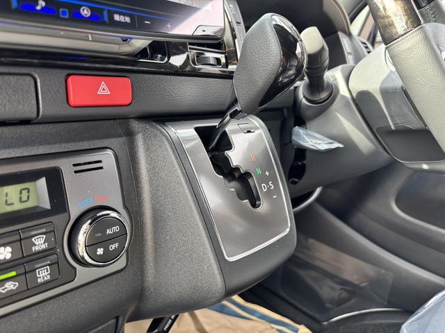 ハイエースバン スーパーＧＬ　ダークプライムＩＩ　未登録新車／ＧＲ８エアロ／レイズ１６インチアルミ／ＢＩＧ－Ｘ／フリップダウンモニター／ベッド／パワスラ／デジミラ（45枚目）