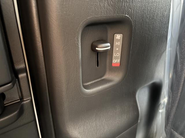 ハイエースバン スーパーＧＬ　ダークプライムＩＩ　未登録新車／ＧＲ８エアロ／レイズ１６インチアルミ／ＢＩＧ－Ｘ／フリップダウンモニター／ベッド／パワスラ／デジミラ（50枚目）