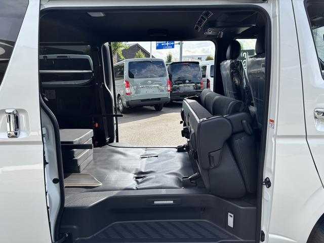 ハイエースバン スーパーＧＬ　ダークプライムＩＩ　未登録新車／ＧＲ８エアロ／レイズ１６インチアルミ／ＢＩＧ－Ｘ／フリップダウンモニター／ベッド／パワスラ／デジミラ（53枚目）