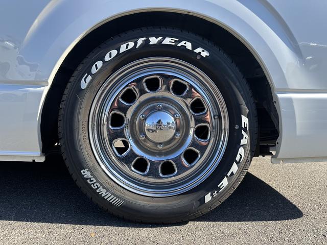 ハイエースバン スーパーＧＬ　ダークプライムＩＩ　ローダウン／アルパインＢＩＧＸシンプルモデル／デイトナ１７インチホイール／ＧＲ８フロントスポイラー／シートカバー（2枚目）