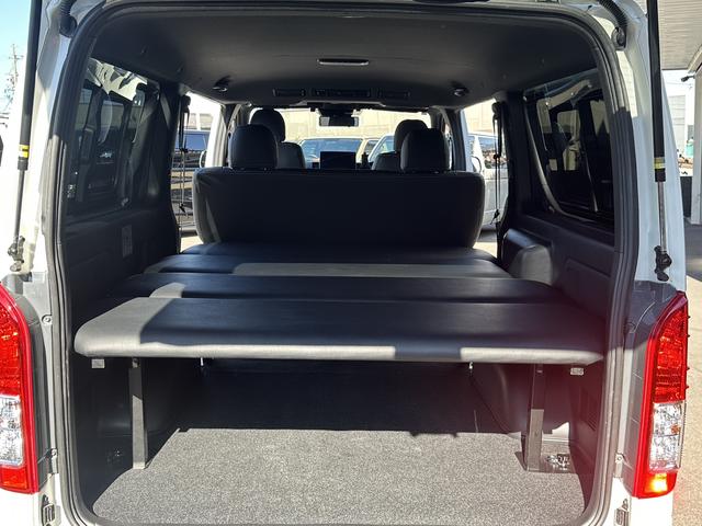 ハイエースバン スーパーＧＬ　ダークプライムＩＩ　ローダウン／アルパインＢＩＧＸシンプルモデル／デイトナ１７インチホイール／ＧＲ８フロントスポイラー／シートカバー（4枚目）