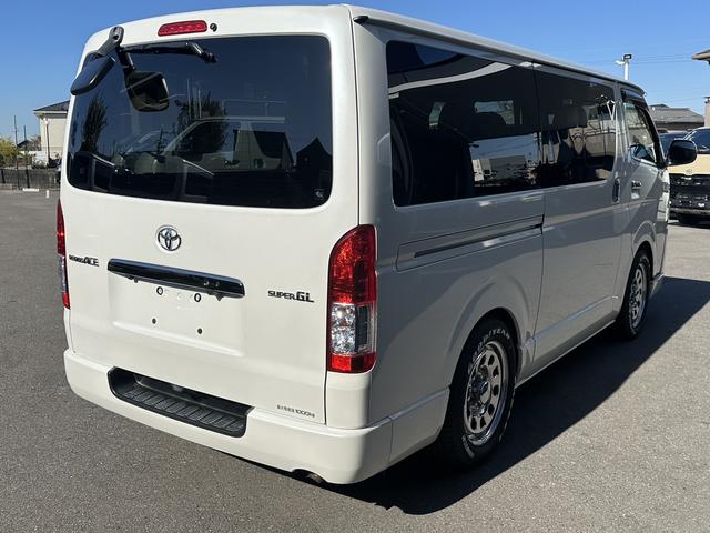 ハイエースバン スーパーＧＬ　ダークプライムＩＩ　ローダウン／アルパインＢＩＧＸシンプルモデル／デイトナ１７インチホイール／ＧＲ８フロントスポイラー／シートカバー（11枚目）