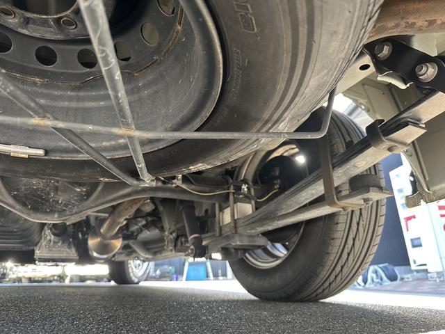 ハイエースバン スーパーＧＬ　ダークプライムＩＩ　ローダウン／アルパインＢＩＧＸシンプルモデル／デイトナ１７インチホイール／ＧＲ８フロントスポイラー／シートカバー（26枚目）