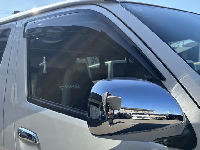 ハイエースバン スーパーＧＬ　ダークプライムＩＩ　ローダウン／アルパインＢＩＧＸシンプルモデル／デイトナ１７インチホイール／ＧＲ８フロントスポイラー／シートカバー（31枚目）