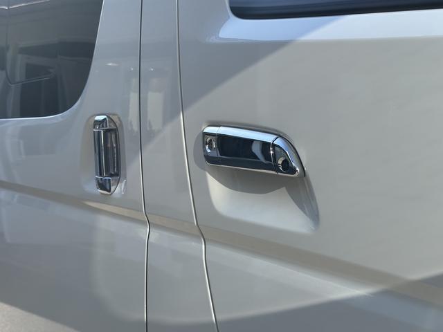 ハイエースバン スーパーＧＬ　ダークプライムＩＩ　ローダウン／アルパインＢＩＧＸシンプルモデル／デイトナ１７インチホイール／ＧＲ８フロントスポイラー／シートカバー（32枚目）