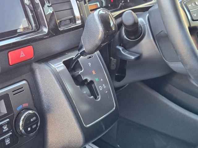 ハイエースバン スーパーＧＬ　ダークプライムＩＩ　ローダウン／アルパインＢＩＧＸシンプルモデル／デイトナ１７インチホイール／ＧＲ８フロントスポイラー／シートカバー（46枚目）